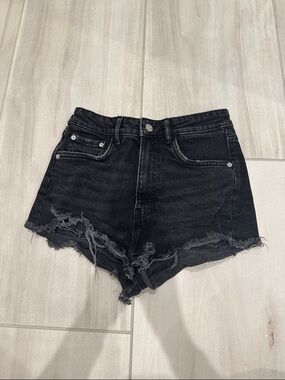 Zara High-Rise Distressed Black Denim Shorts size 4